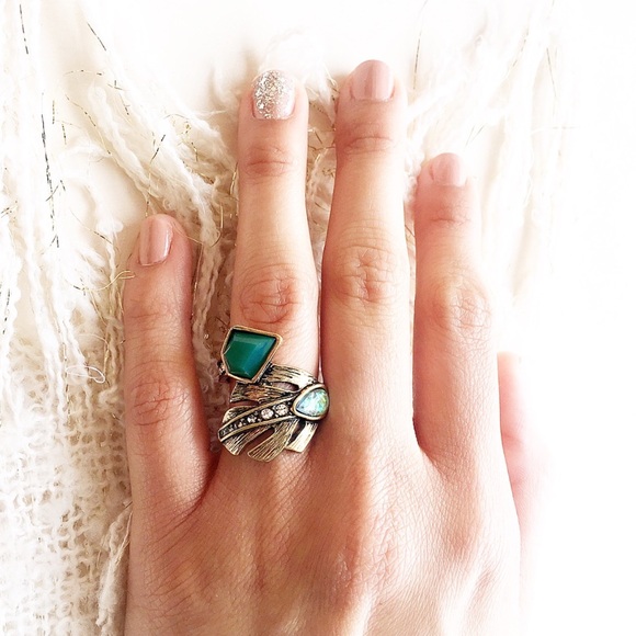 Emerald Fashion Ring. - Picture 8 of 8